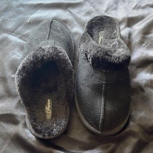 Black slippers